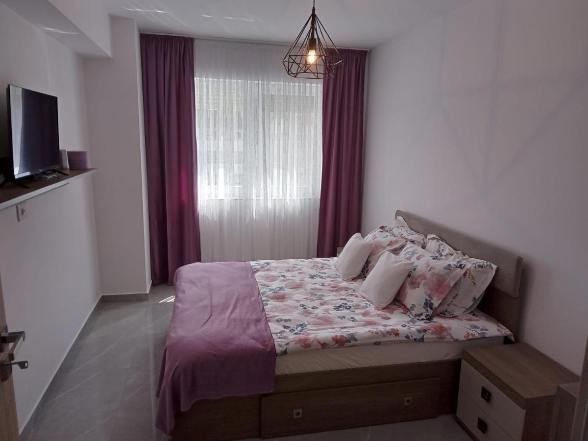 Apartament Gabriella'S Home Oradea Buitenkant foto